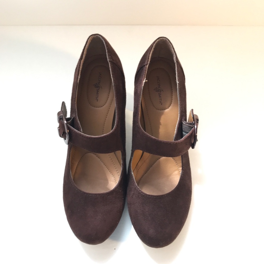 Jaclyn Smith Strap / Buckle Heel